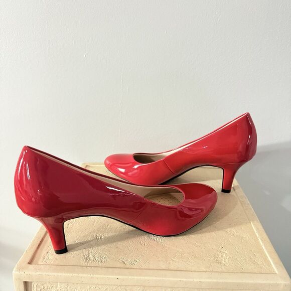 LifeStride Women's Parigi Red Fire Dress Pump Cushioned Flex Sole Shoes 10M NIB - Picture 2 of 13
